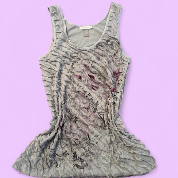 Weavers Ruffled Gray Top - Picture 4 of 6